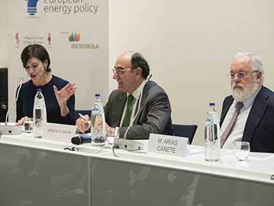 Foto Arias Cañete y Galán inauguran la cátedra Iberdrola Manuel Marín de Política Energética Europea en el Colegio de Europa.